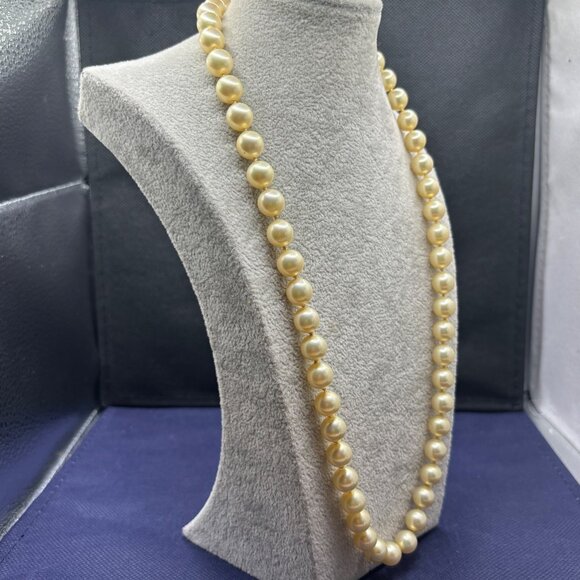 Vintage Majorica Pearl Necklace 22" Timeless Elegance From Spain 9mm Silk Knots - Picture 10 of 12